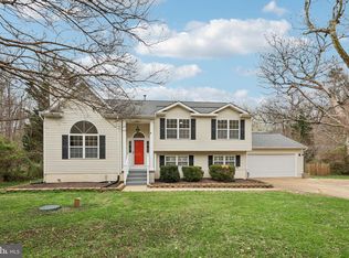 13 Howard Cir, Fredericksburg, VA 22405