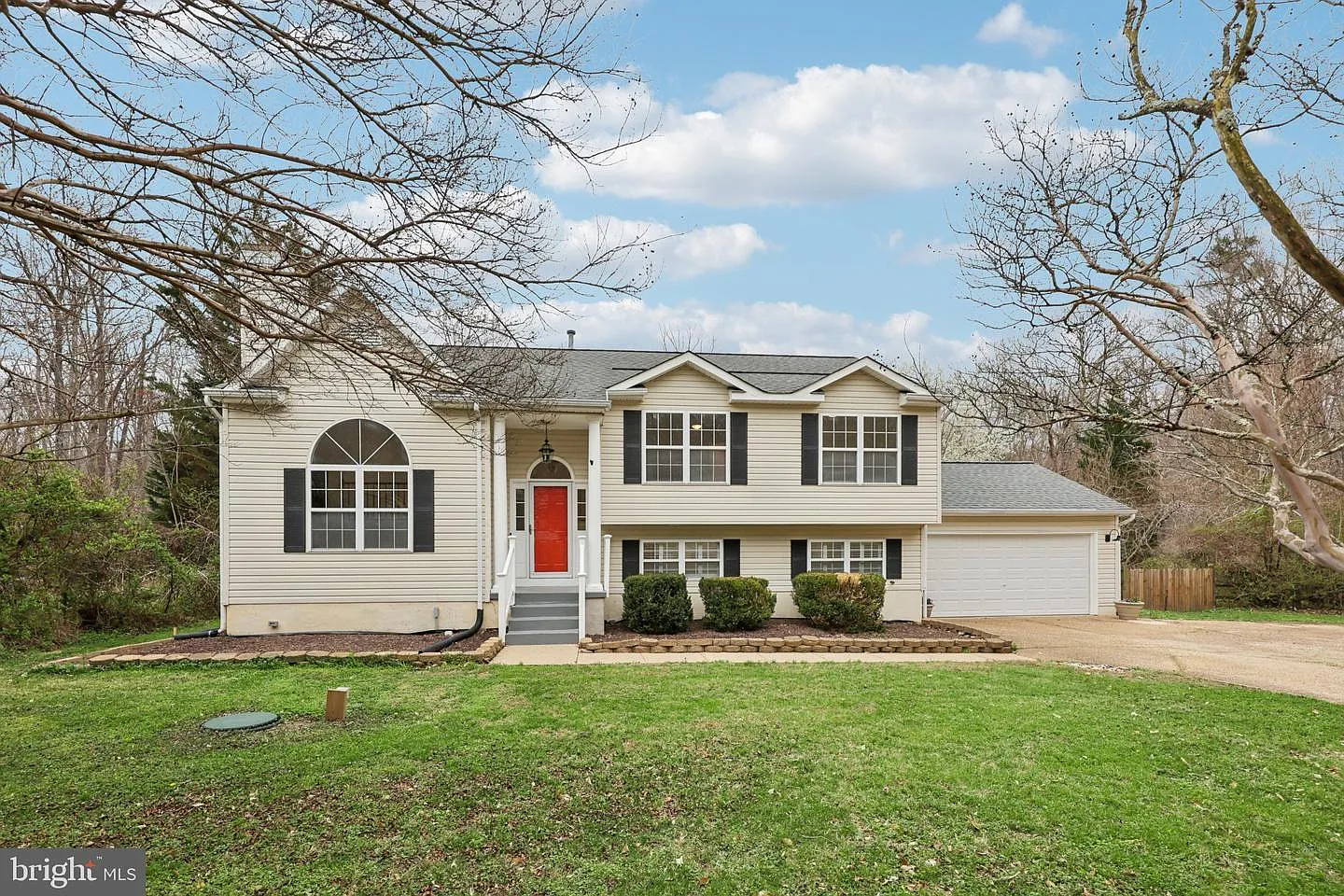 13 Howard Cir photo 1