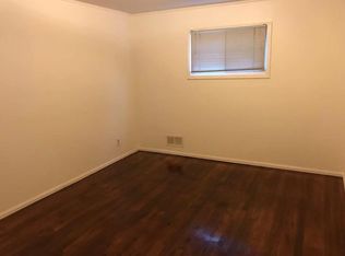 8 Briarcliff Rd, Westbury, NY 11590