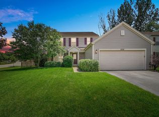 1656 Gleneagle Dr, Carpentersville, IL 60110