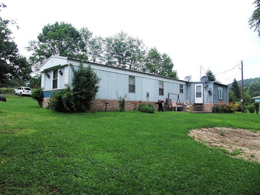 2nd image of 204 4th St