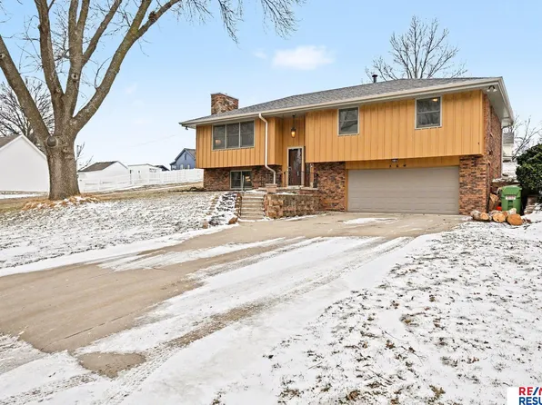 126 S Vermont St, Bennington, NE 68007
