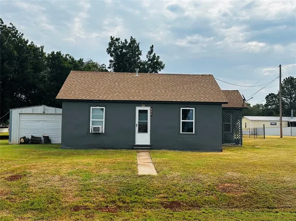 306 S 4th St, Hammon, OK 73650