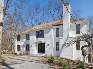 708 Windswept Ln, Franklin Lakes, NJ 07417