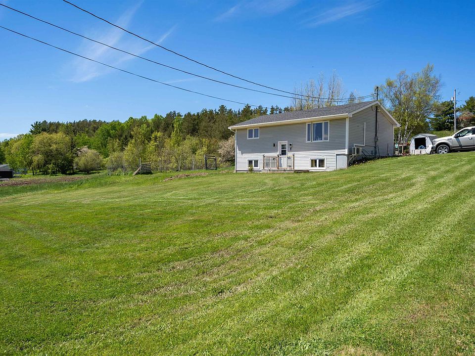 1st image of 9 Demont Dr