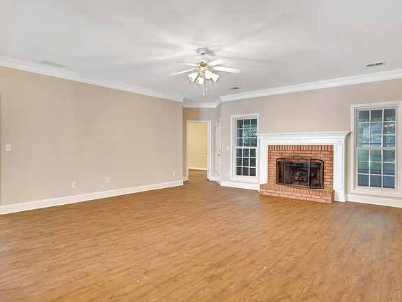 3rd image of 7509 Greens Mill Dr