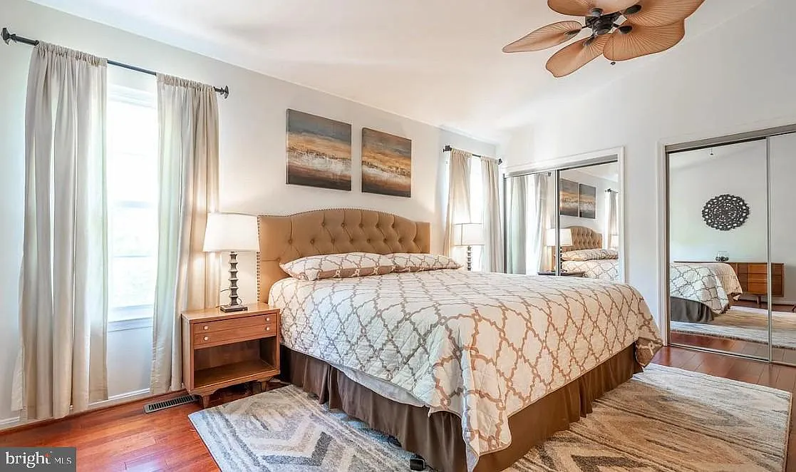 3 bed, 4.0 bath, 2120 sqft, $3,200 — Photo 4