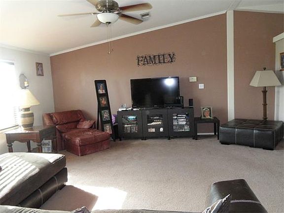 2nd image of 105 Yaupon Dr