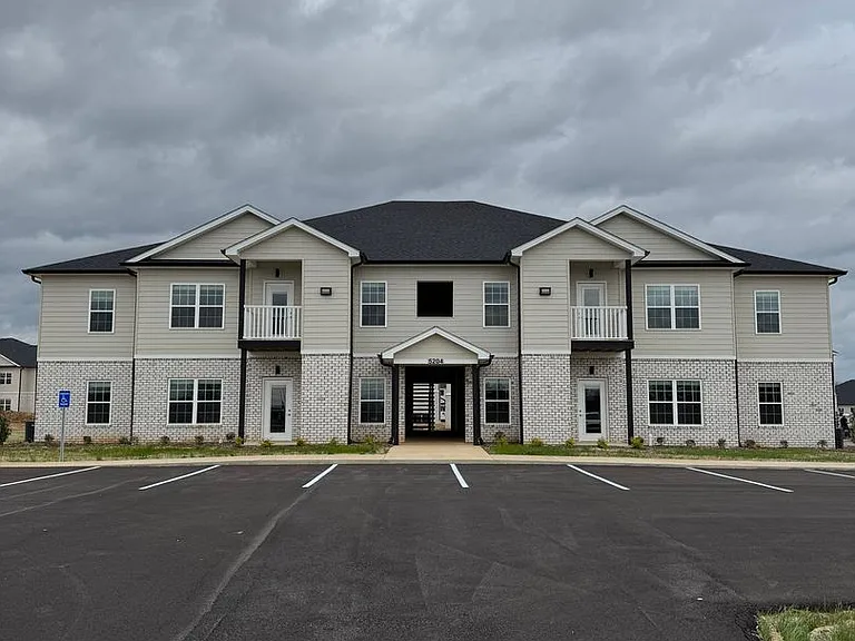 320 Hillview Mills Blvd — Photo 1