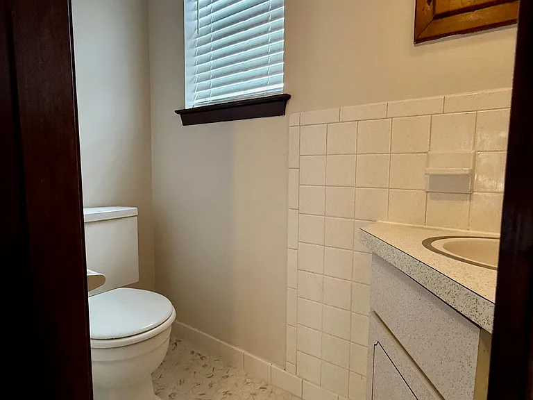 211 S Idlewild St — Photo 16