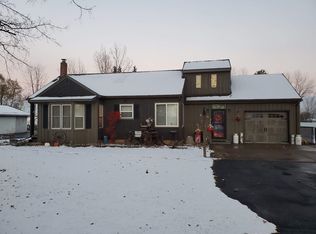 476 N Bridge St, Manawa, WI 54949