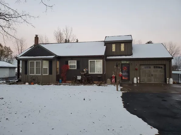 476 N Bridge St, Manawa, WI 54949