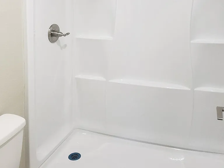 1-Bedroom Bathroom