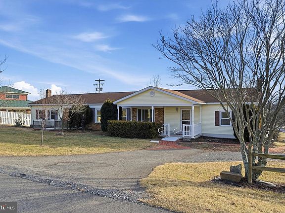 5th image of 81 Stayman Dr