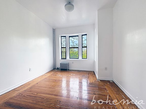 5th image of 772 Saint Nicholas Ave APT 27