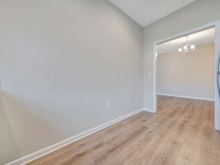 905 Holland Loop NW — Photo 7
