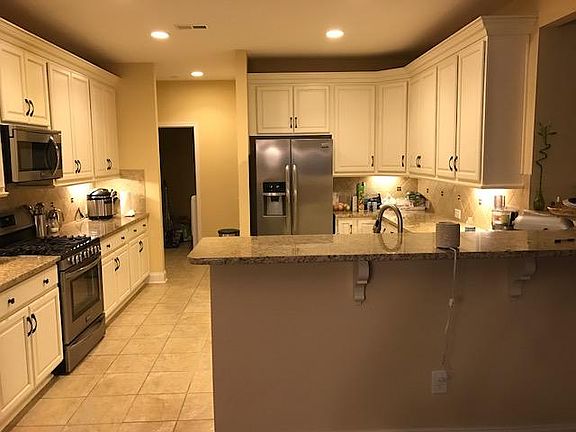 3rd image of 406 Cobert Ln