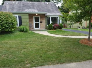 801 Curtiss St, Downers Grove, IL 60515