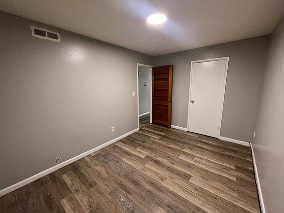 3rd image of 4201 Flintlock Dr #10