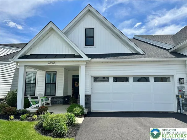 6978 Pine Ln E, Bath, PA 18014