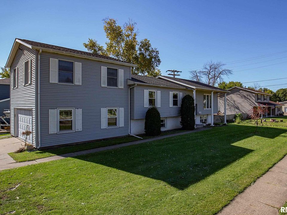 2107 Tanglefoot Ln, Bettendorf, IA 52722 Zillow