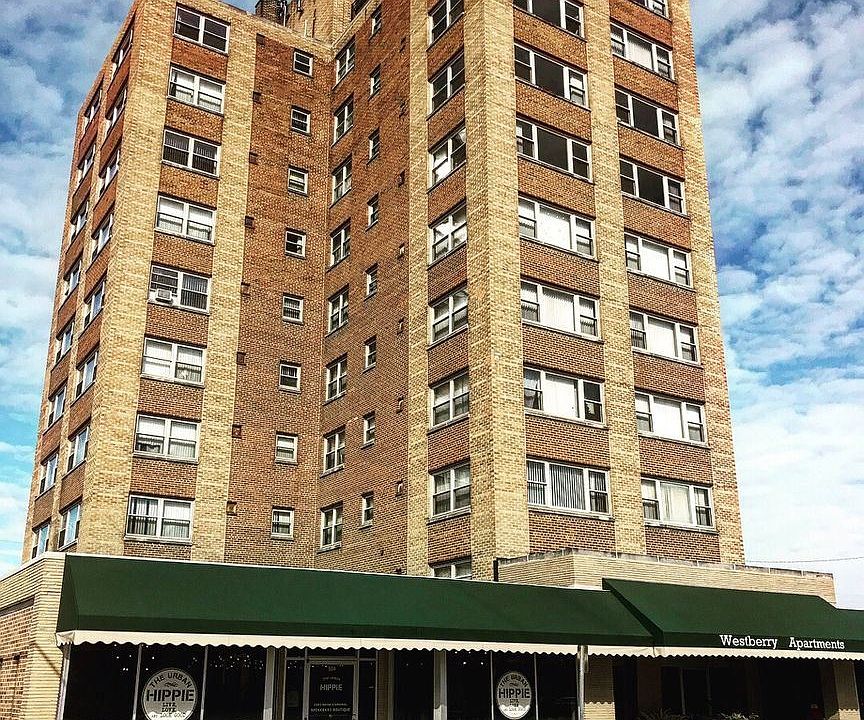 1st image of 530 W Berry St #501