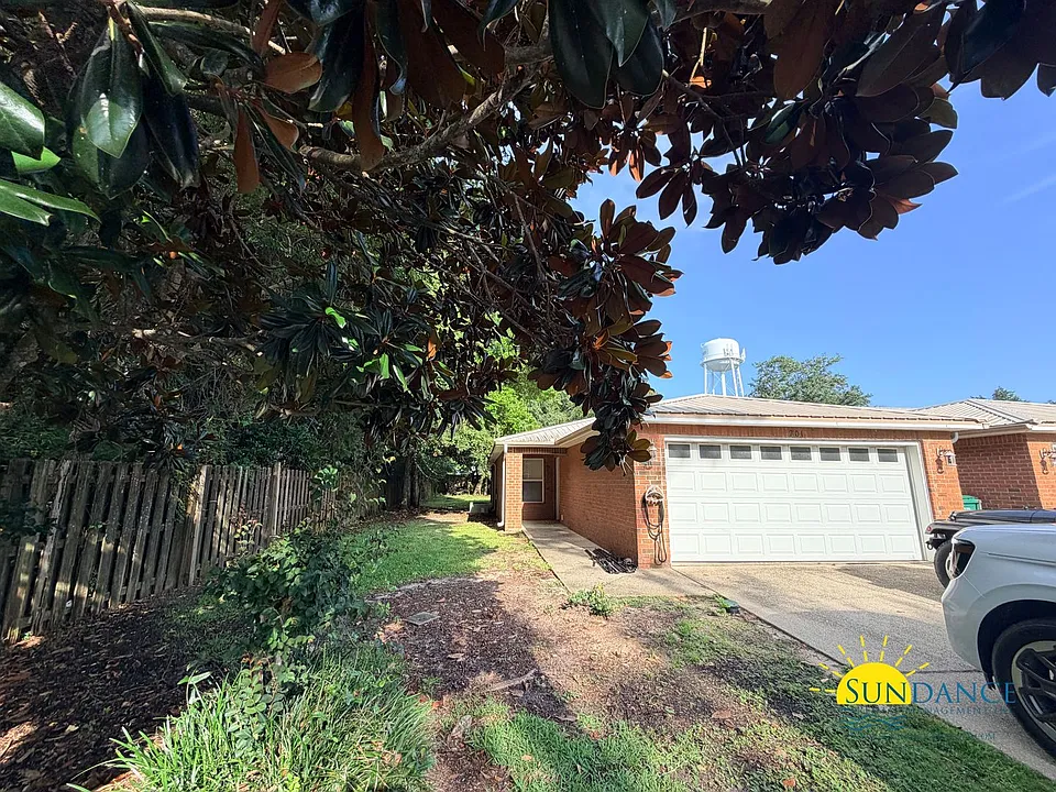 201 Andalusia Rd