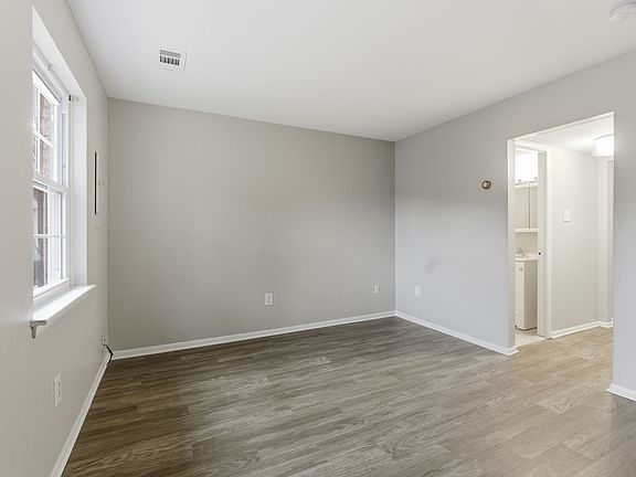 3rd image of 19 Heritage Ct APT B