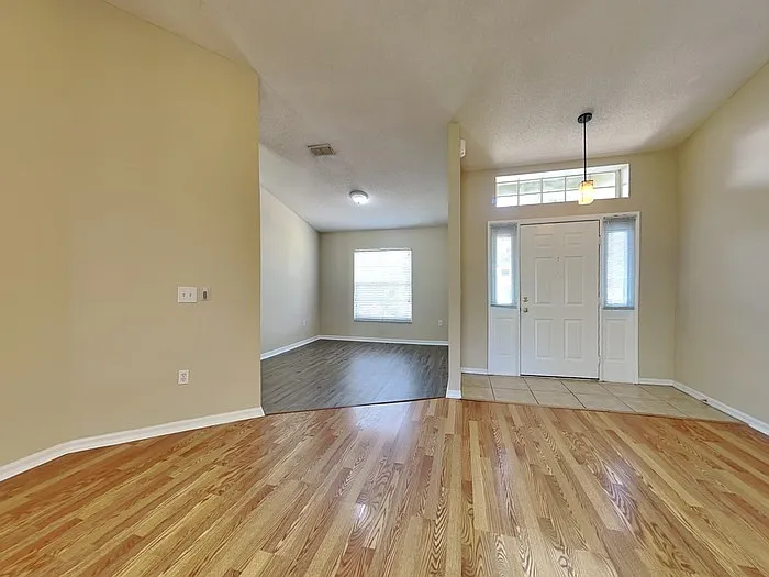 3 bed, 2.0 bath, 1615 sqft, $1,895 — Photo 4