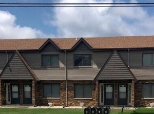 7434 Whitcomb St, Merrillville, IN 46410