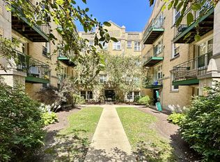 916 W Dakin St #813, Chicago, IL 60613