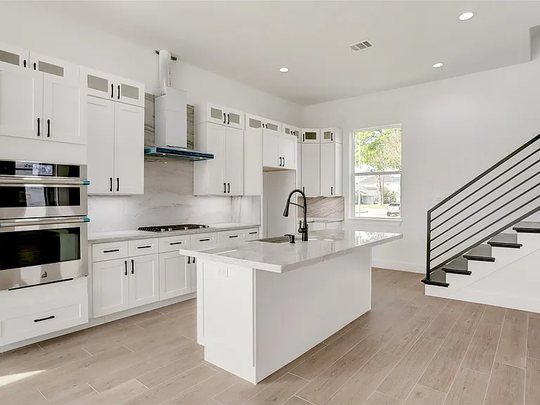 6816 Hartland Ave — Photo 8