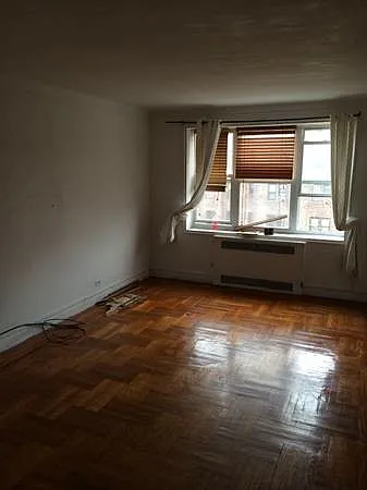 251 Bay 13 St photo 1