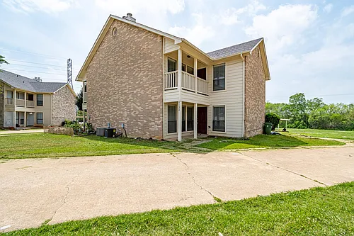 806 Treadwell Ct #806B Photo 1