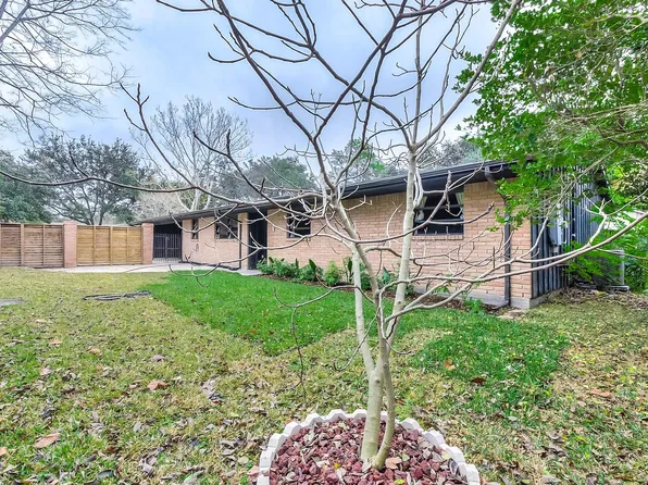 9006 Dunlap St, Houston, TX 77074