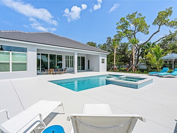 5th image of 141 Strand Dr