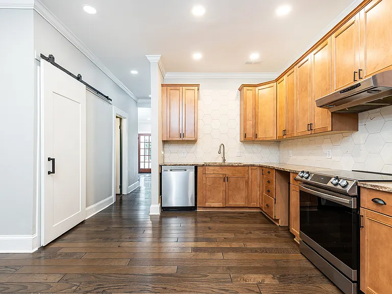 966 Charles Allen Dr NE — Photo 10