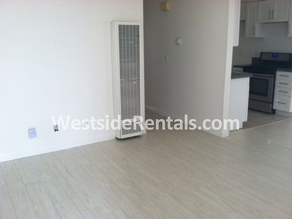 5th image of 132 N Vendome St APT 5