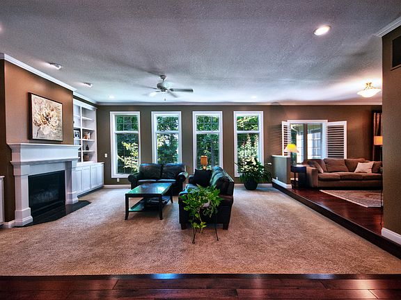 5th image of 19338 Whispering Hill Dr