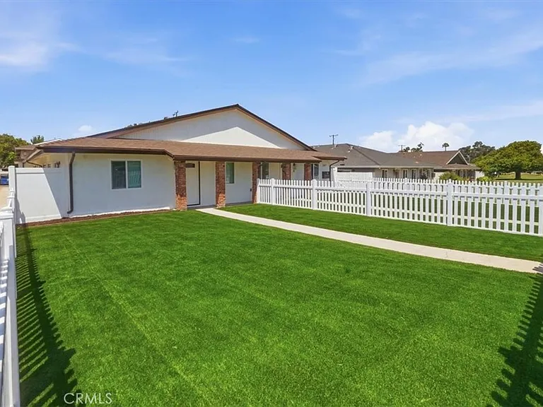 307 N Tustin Ave #A — Photo 16