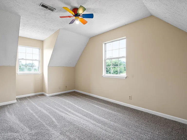 2080 Carneal Ln — Photo 24