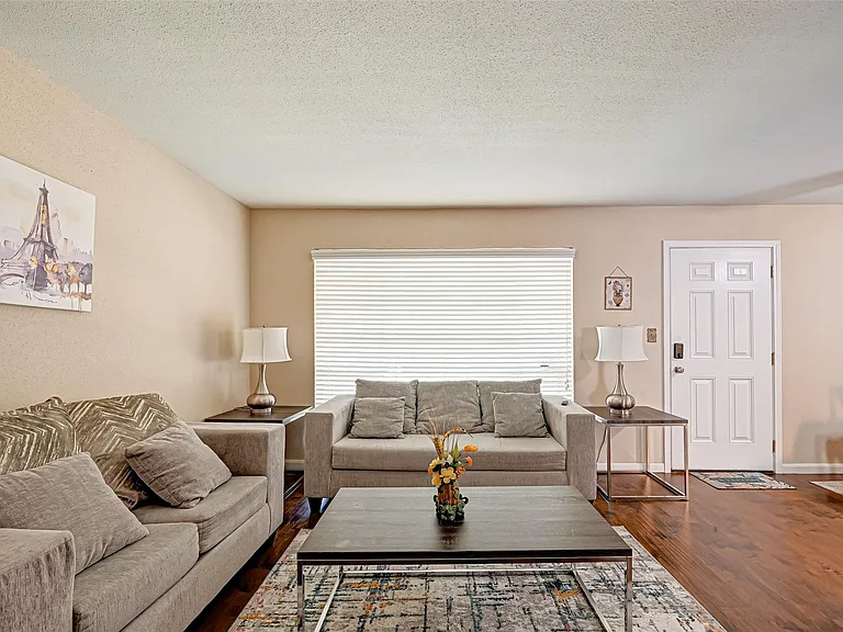 2121 Fountain View Dr #16 — Photo 11