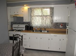 304 7th St, Silvis, IL 61282