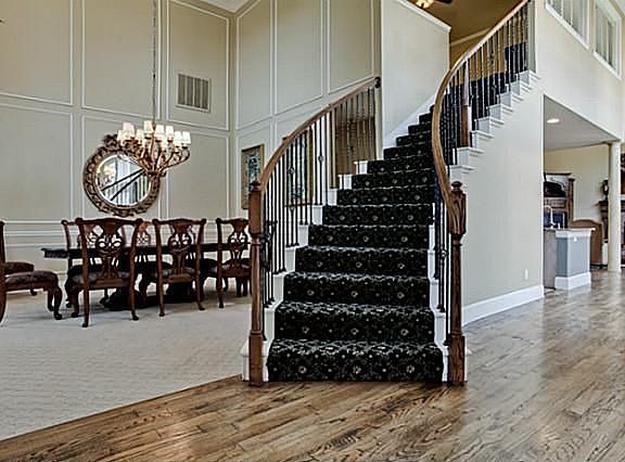 3rd image of 4421 Longfellow Dr