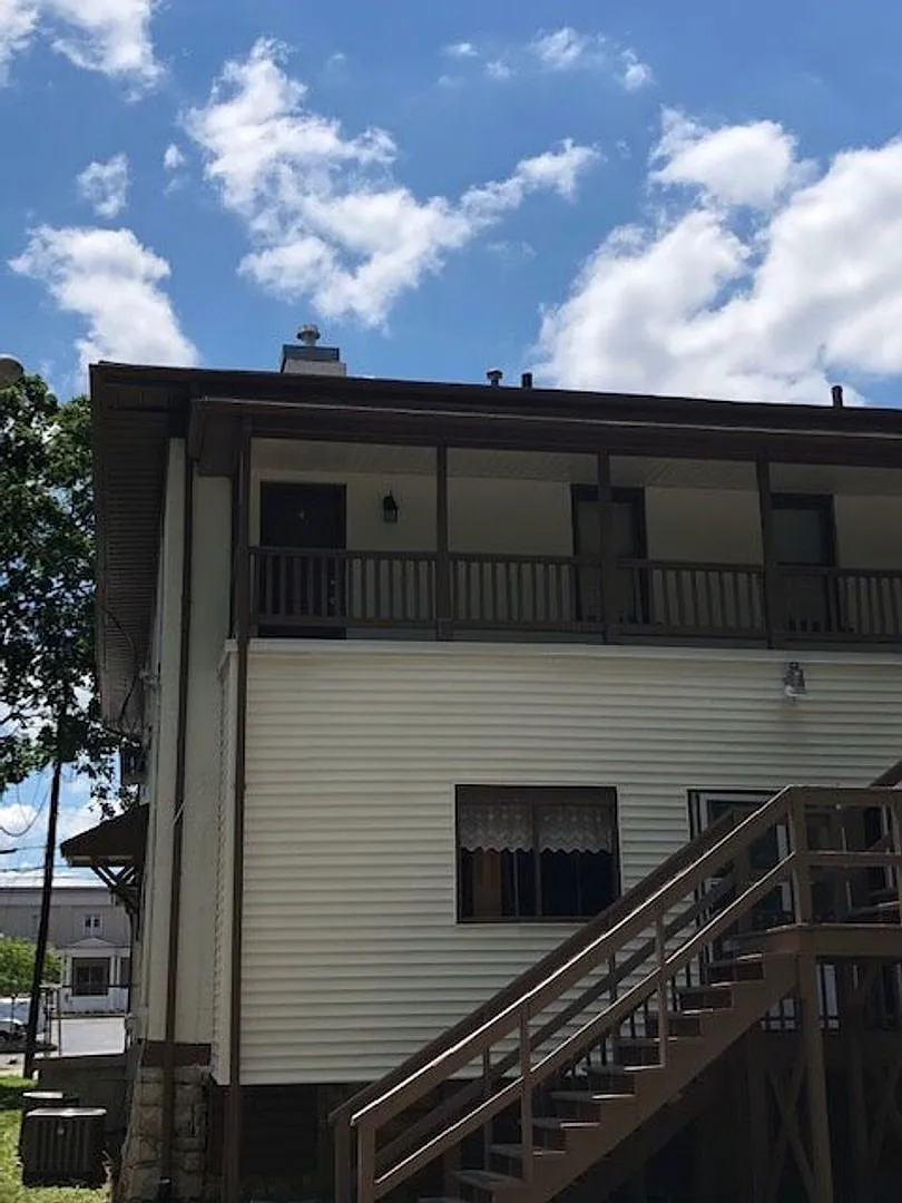 1229 Chestnut Street — Photo 3