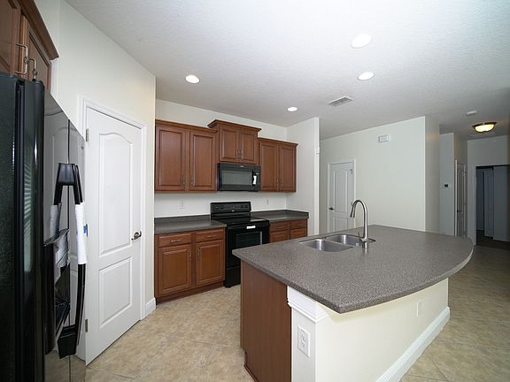 4th image of 2820 Winglewood Cir