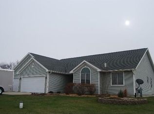 507 Karen Ct, Dixon, IL 61021