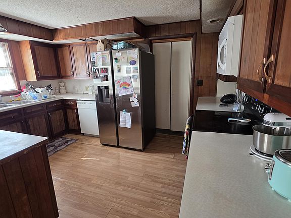 5th image of 360 Cash St