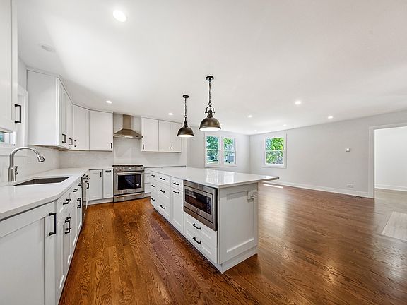 4th image of 3911 Garden Ave