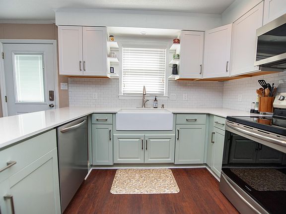 4th image of 183 Lakeview Dr